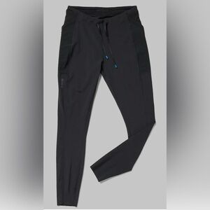 Janji 7/8 Trail Tights in Midnight Black